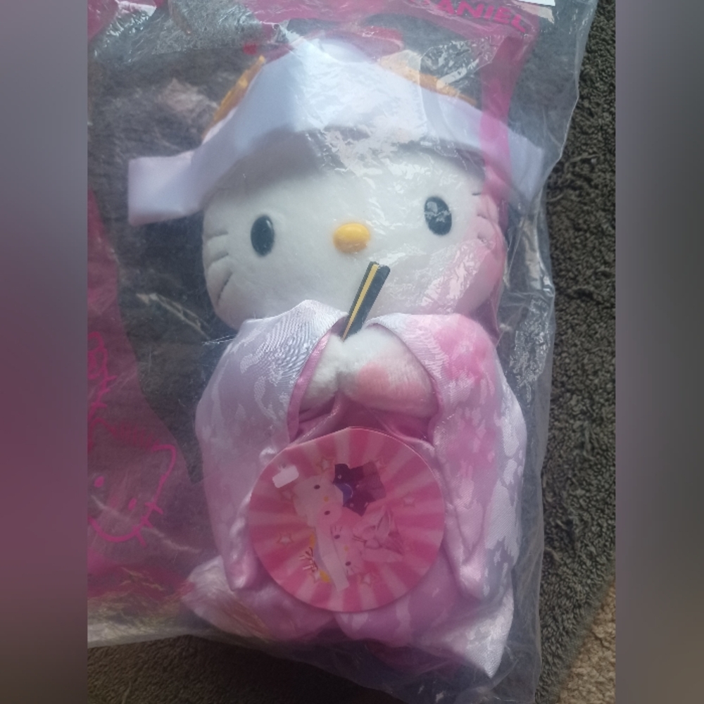 Sanrio x McDonald's Japanese Wedding Hello Kitty plush doll - Picture 3 of 7